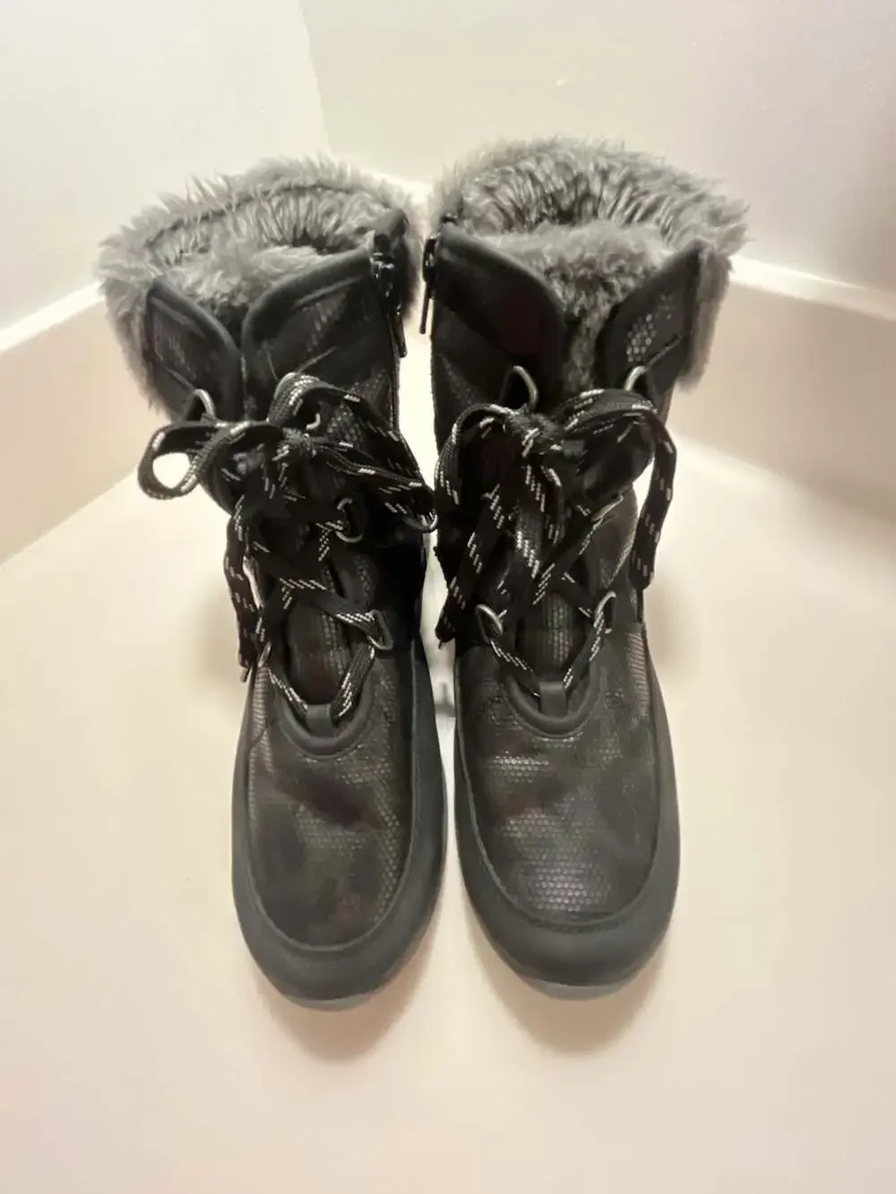 Kim Rogers Women's Black Lace-Up Winter Boot with Faux Fur Lining, Size 6